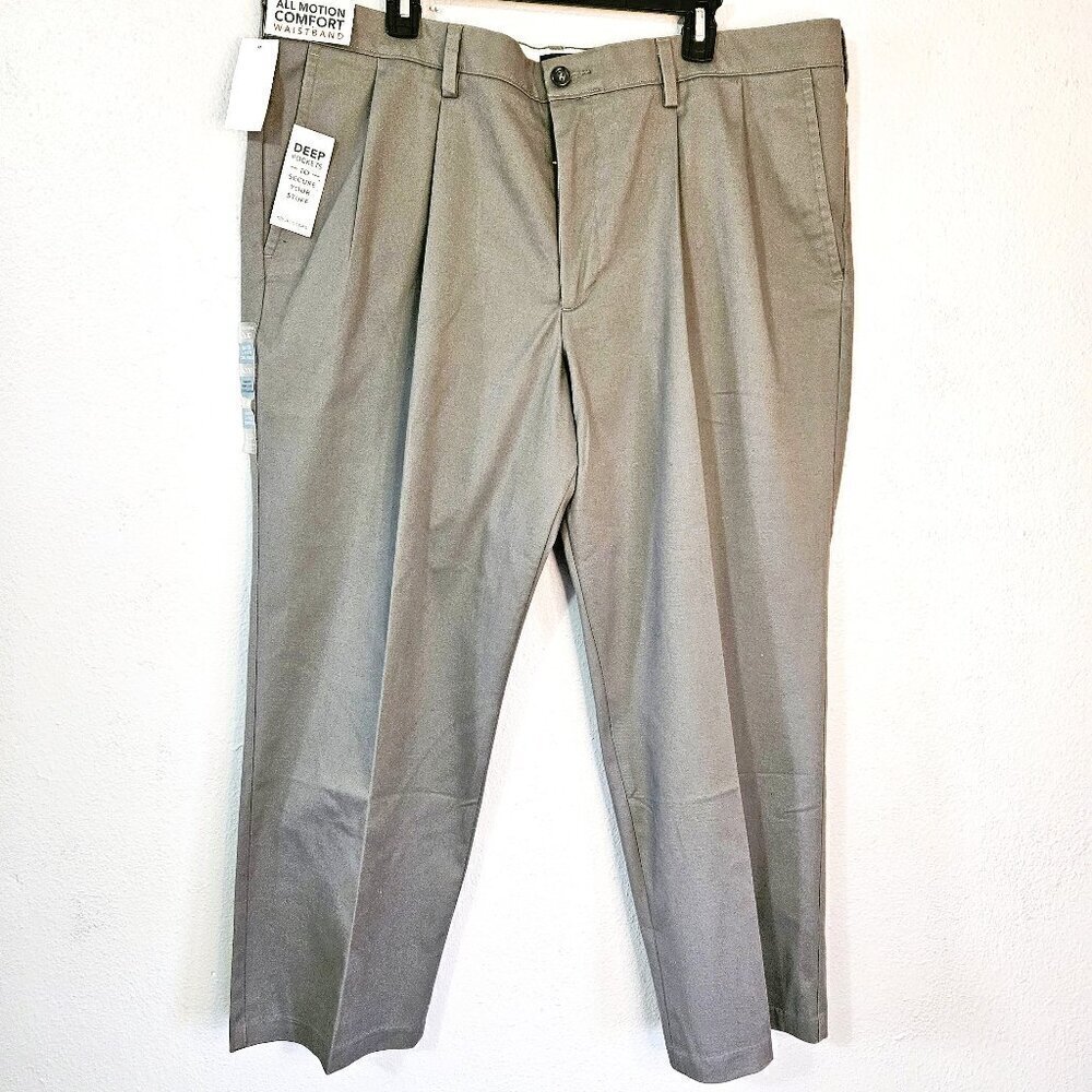 Dockers Men Gray Chino Pants Size 42W X 30 L Business Casual